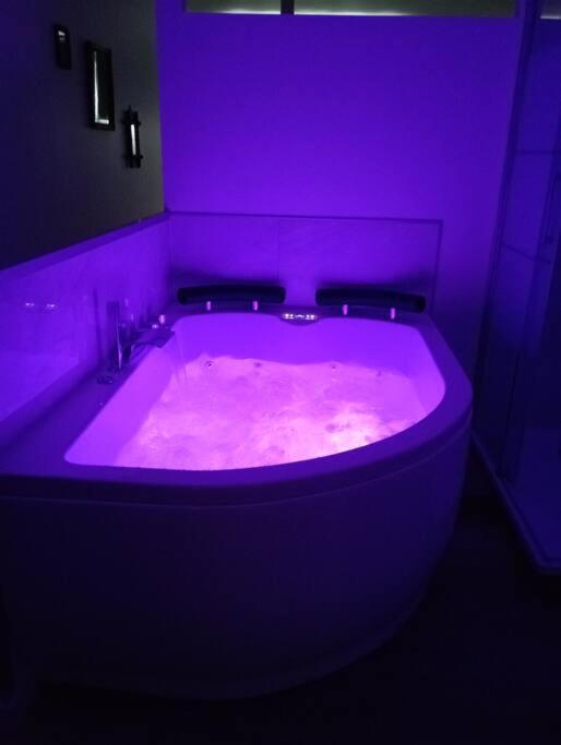 Sejour Sauna Et Jacuzzi Cocon La Roche-sur-Yon Exteriér fotografie